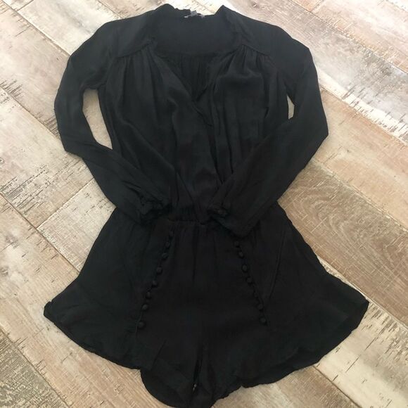 Guess black satin ruffle long sleeves romper XS - Picture 3 of 7